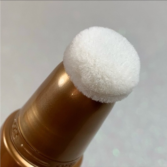 Charlotte Tilbury Glowgasm Beauty Light Wand Goldgasm BNIB - Picture 2 of 3